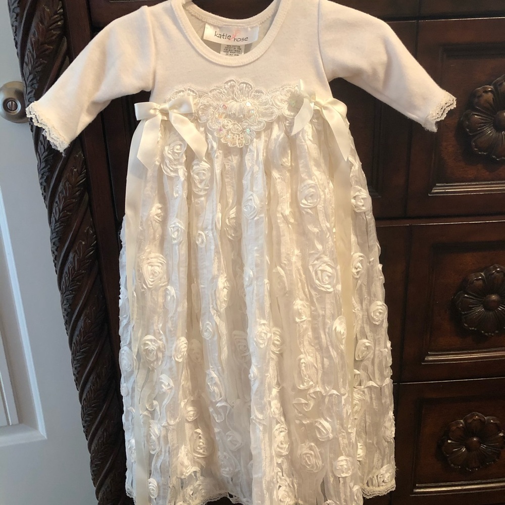 Katie Rose gown, size 3 months. Beautiful!!